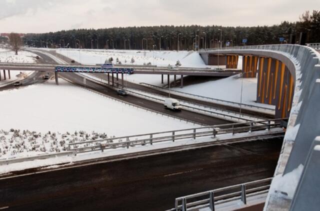 Vairuotojams: eismo sąlygos yra sudėtingos