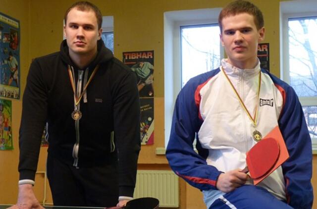 Brolių tandemas sudrebino stalo teniso pasaulį