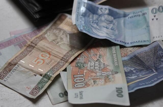 Draudikai kaltinami milijonų pasisavinimu