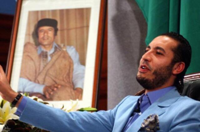 Jauniausias Libijos diktatoriaus sūnus kaltina savo brolį pamiršus paprastus žmones