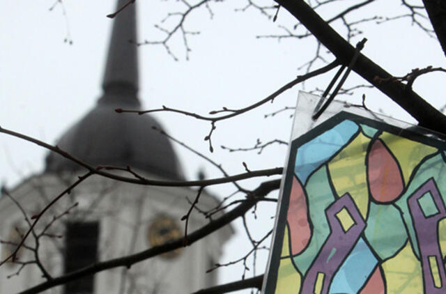 Kovo 28-oji: vardadieniai, dangaus kūnai, istorija