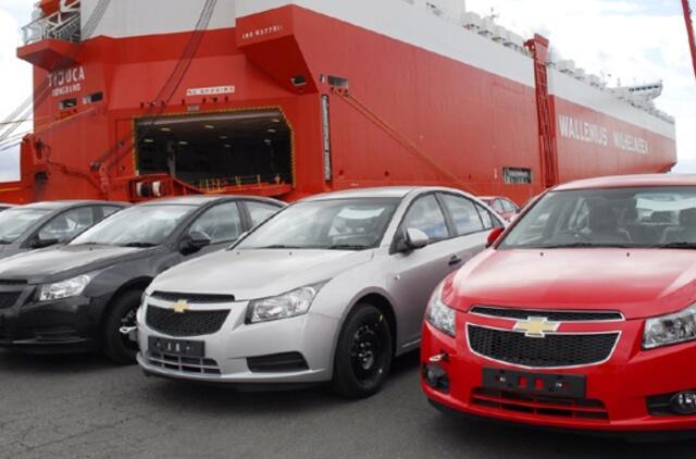 Naujų automobilių pardavimai Didžiojoje Britanijoje ir toliau mažėja