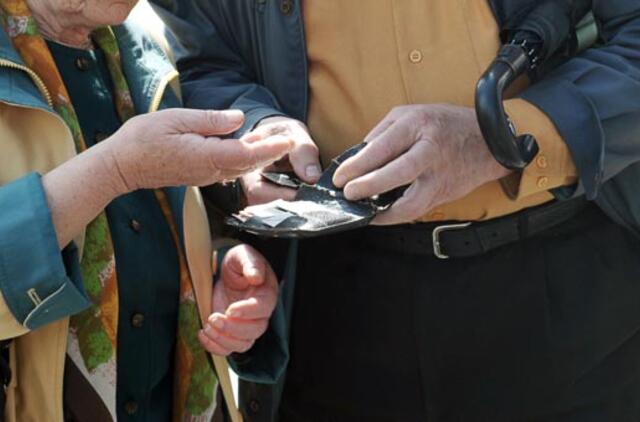 Norėtų, kad jų antroji pusė uždirbtų daugiau