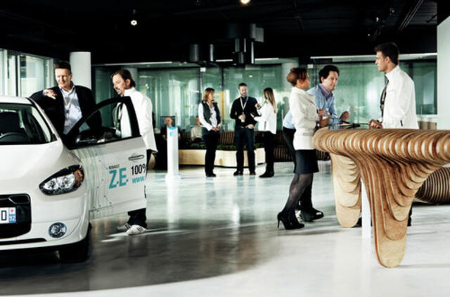 "Renault" elektromobiliai "Fluence Z. E." Europoje įsibėgės nyuo Danijos