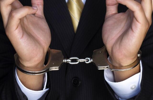 Sukčius bandė pasinaudoti pareigūno vardu