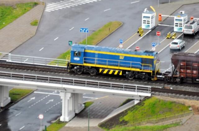 Atidaromas atnaujintas geležinkelio viadukas