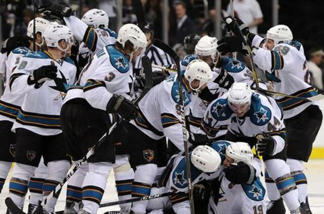 Į konferencijos pusfinalį pateko ir "Sharks"