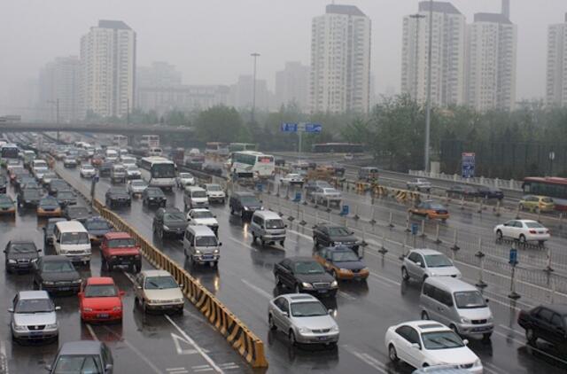 Kinija: naujų automobilių pardavimai išaugo 6,5 proc.