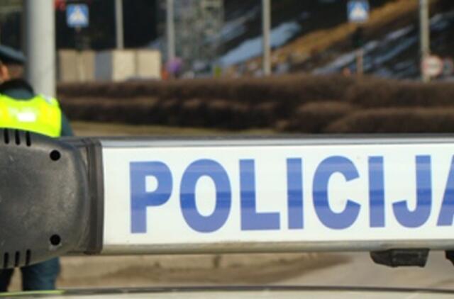 Klaipėdoje aptiktas apgadintas policijos automobilis