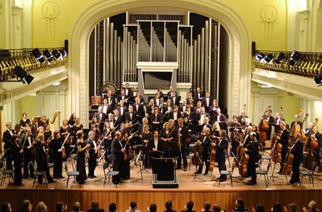 Koncertinėje scenoje - nuotaikingas "Romos karnavalas"