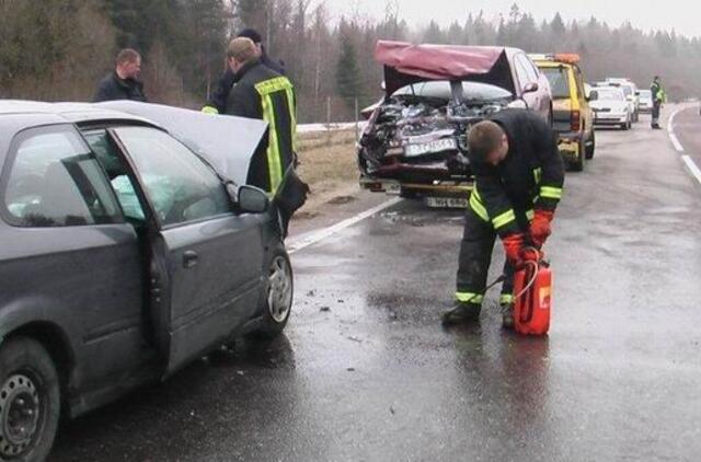 Tarp Kretingos ir Kartenos - automobilių kaktomuša