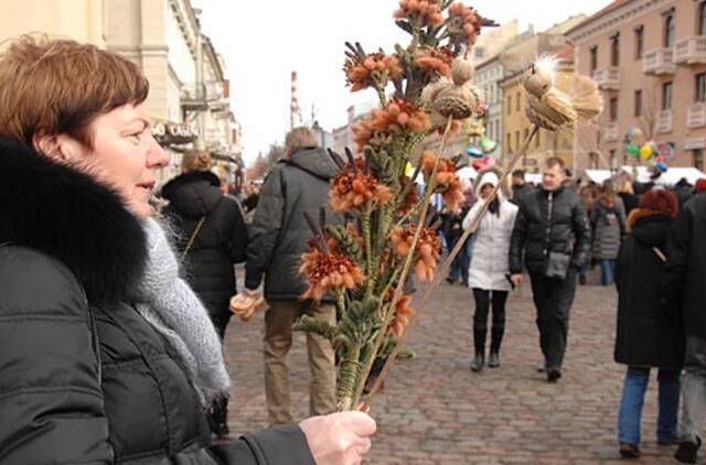 Tautodailė: nuo austų takelių iki šaldytuvo magnetukų