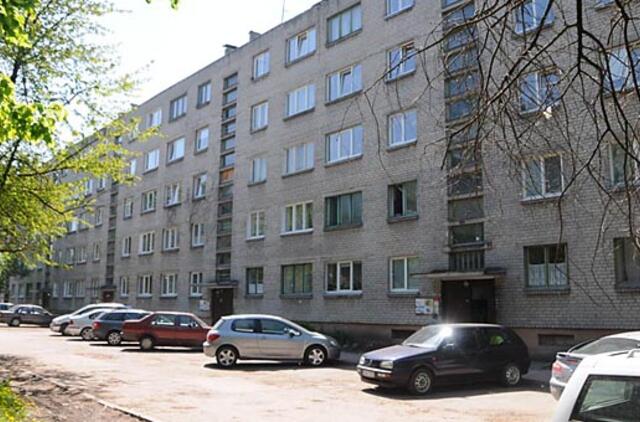 Bendrijos kuriamos ir lipant per galvas