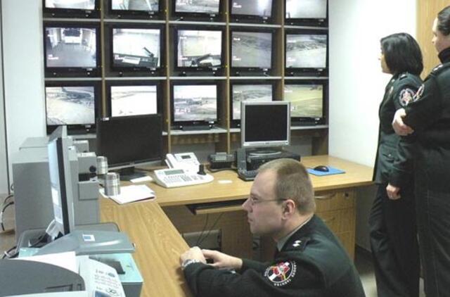 Į darbą Palangos oro uoste - su buteliu naminės