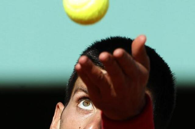 Novakas Džokovičius į "French open" pusfinalį pateko be kovos