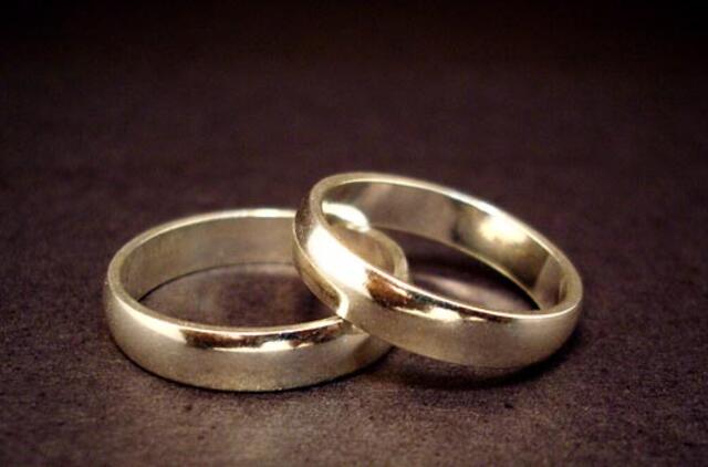 Prie altoriaus paliktas vyras iš nuotakos reikalauja 500 tūkst. eurų kompensacijos