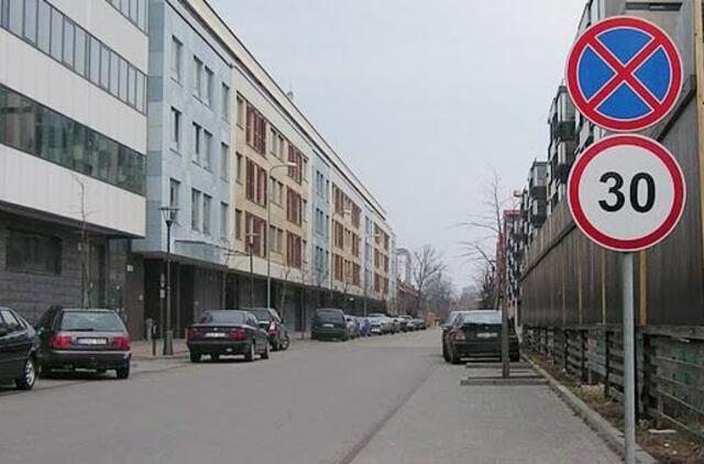 vairuoju.blogspot.com: "Automobiliams kieme - ne vieta"