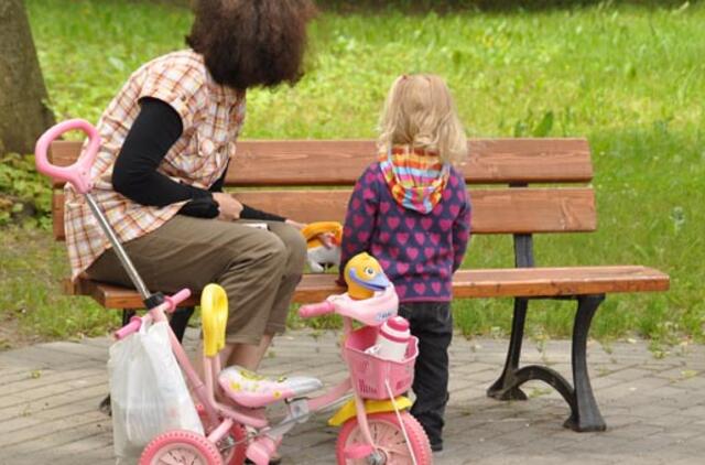 Antraisiais vaiko auginimo metais pradėjus dirbti, "Sodros" pašalpa nemažės