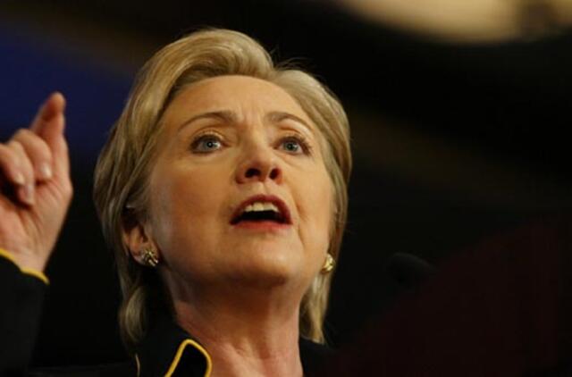 Hillary Clinton kaltina Libijos diktatoriaus pajėgas sistemingais prievartavimais