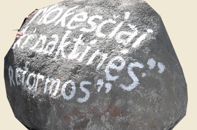 Lietuva patenka į sunkiausios mokesčių naštos šalių dešimtuką