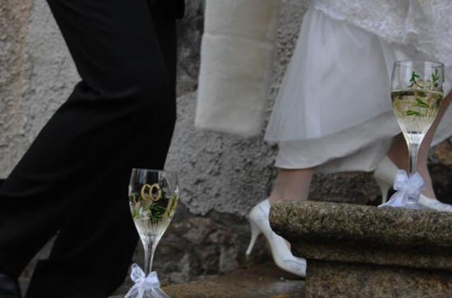 Šeimyniniai barniai –  vos 13 val. po vestuvių