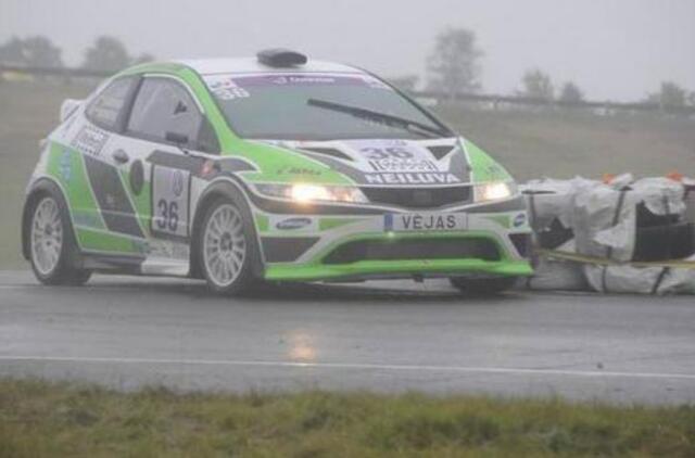 1000 km greičiausiai įveikė "Honda Civic Type-R"