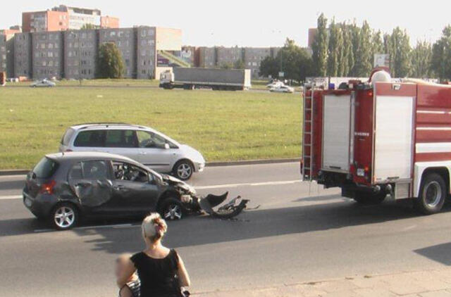 Avarija sustabdė skubančius gaisrininkus