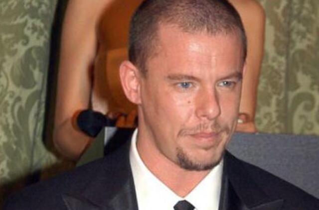 Dizaineris Alexanderis McQueenas savo šunims testamentu paliko 50 tūkst. svarų