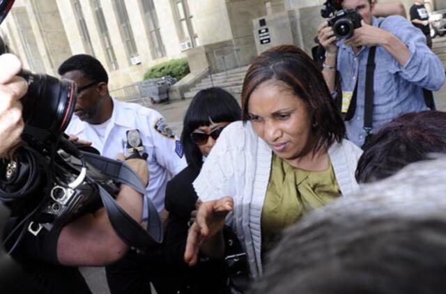 Dominique Strauss-Kahną išprievartavimu kaltinanti kambarinė surengė spaudos konferenciją