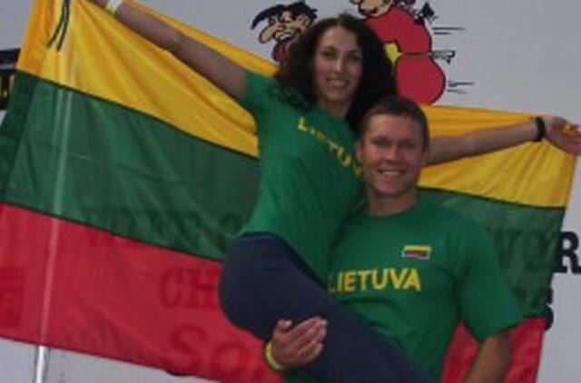 Pasauliniame žmonų nešimo čempionate lietuviai užėmė trečiąją vietą