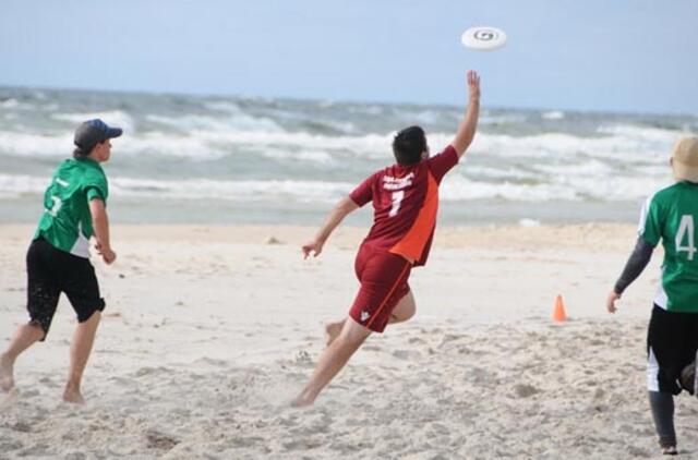 Smiltynėje - skraidančios lėkštės