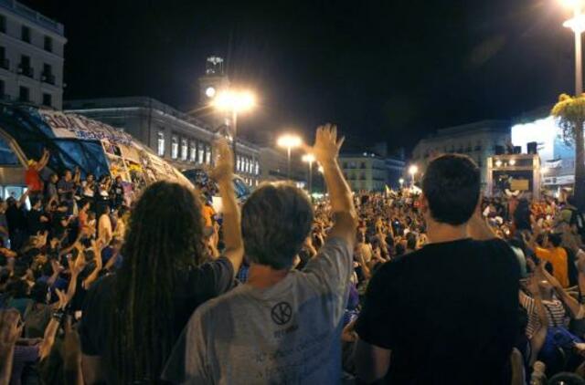 Tūkstančiai žmonių Ispanijoje protestavo prieš didelį nedarbą