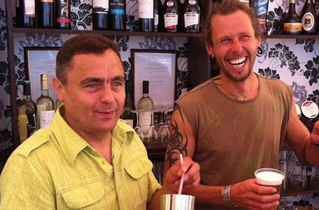 Uždarbiauja pas Karalių?