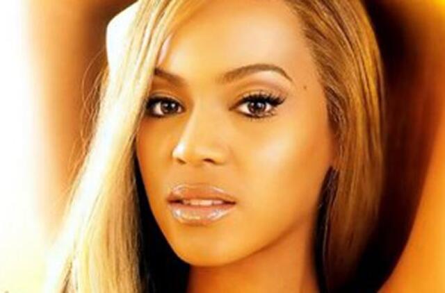 Dainininkė Beyonce patvirtino gandus apie savo nėštumą