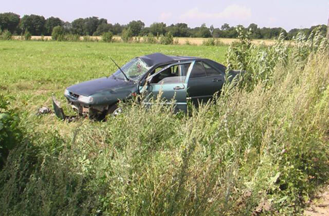 Neblaivus vyras sudaužė uošvės automobilį