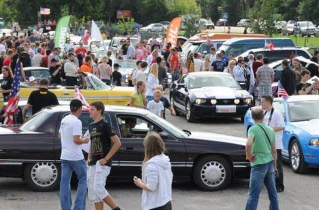 Palangoje - amerikietiškų automobilių sąskrydis