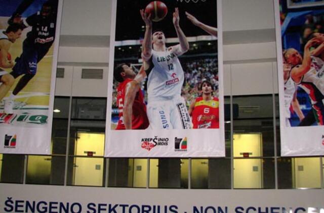 Vilniaus oro uostas tapo krepšinio fotografijų galerija