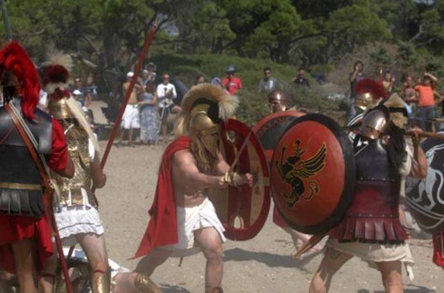 Istorijos entuziastai Graikijoje atkartojo legendinį Maratono mūšį