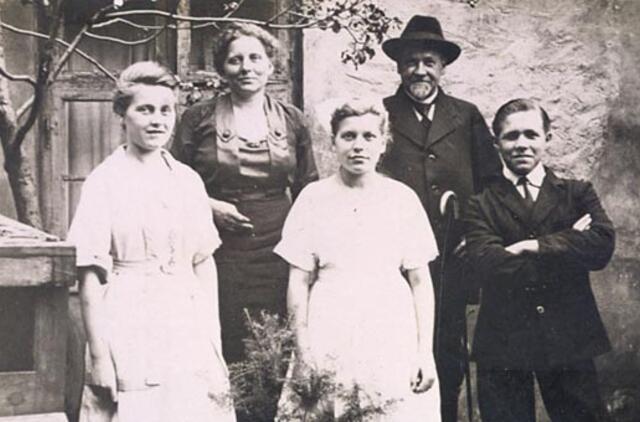 Klaipėdos akvarelės: namai ir žmonės (212)