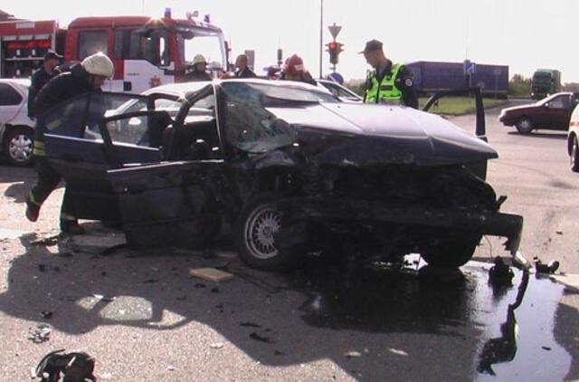 Lenko sukeltoje avarijoje - trys sužeistieji