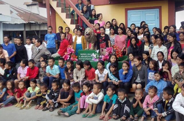 67-erių indas turi 39 žmonas