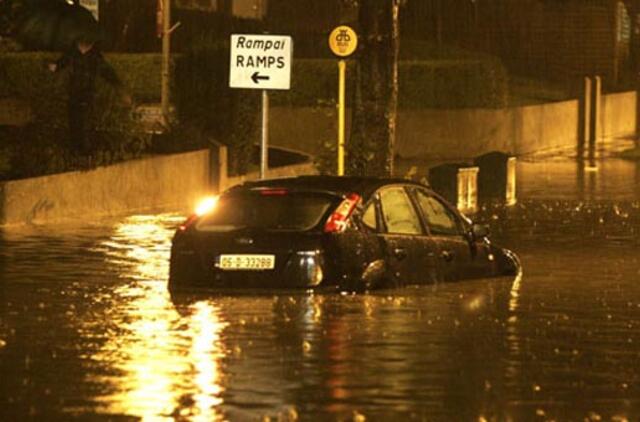 Gausios liūtys užtvindė Dubliną