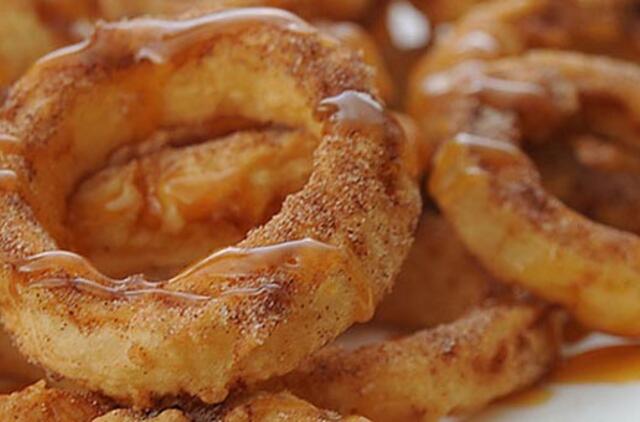 Kepti obuoliai su glajumi