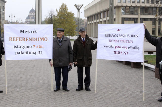 Mitinguotojai ragino "reanimuoti" Konstituciją