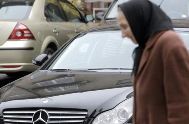 Pirmadienį šalyje apiplėšti trys senukai