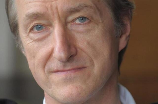 Prestižinės Bukerio premijos laureatu tapo britų rašytojas Julian Barnes