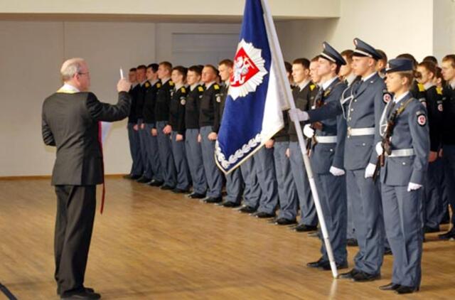 Prisiekė Lietuvos policijos mokyklos kursantai