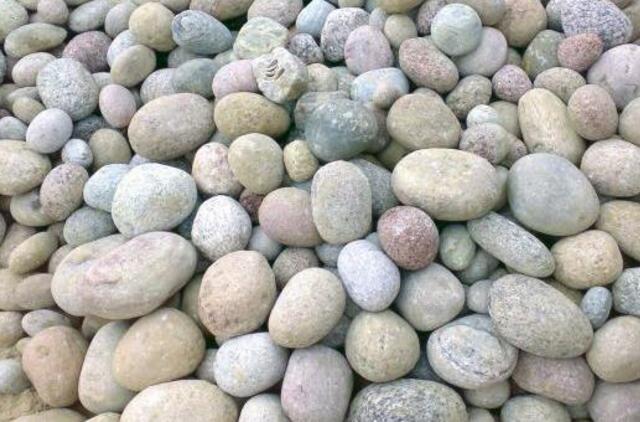 Afganistane moteris ir jos dukra negyvai užmėtytos akmenimis