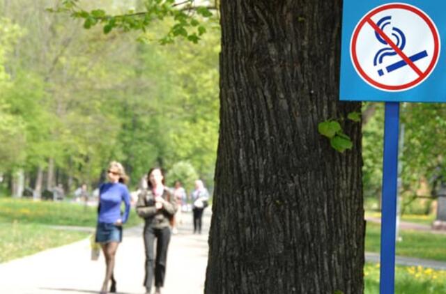 Draudimų rūkyti daugėja, prižiūrinčiųjų - ne