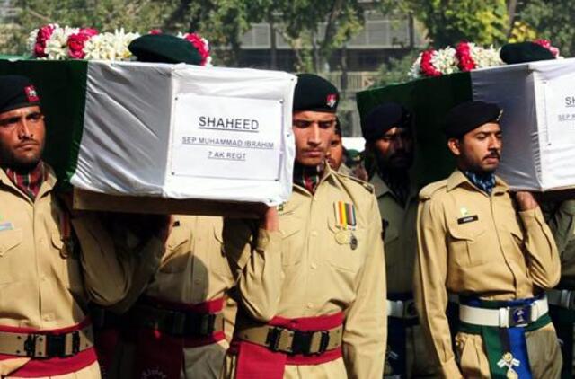 Palaidoti per NATO ataką žuvę pakistaniečiai